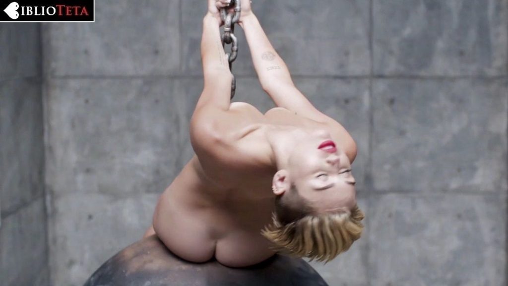 Miley Cyrus Desnuda En La Versi N Sin Censura De Wrecking Ball La