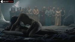 Anya Chalotra Desnuda En La Temporada De The Witcher La Biblioteta